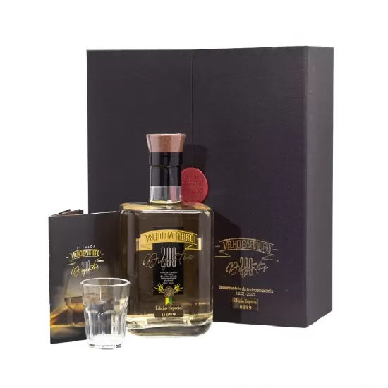 Cachaça Velho Barreiro 200Anos Edição Comemorativa Kit 700ML